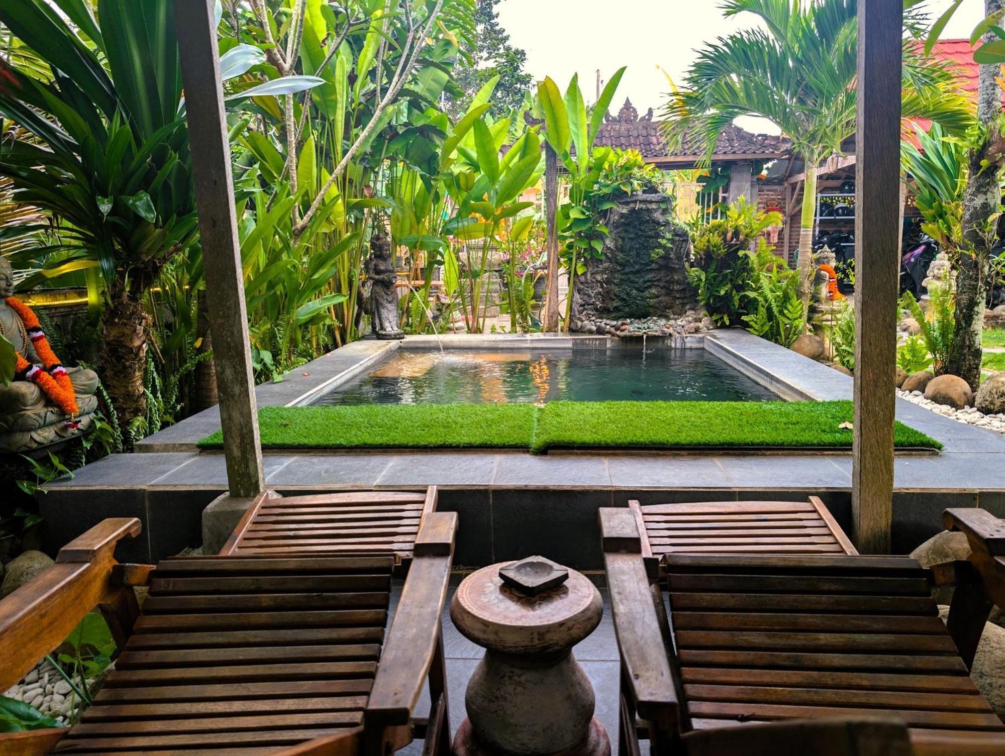 Ayumar Homestay Medewi Pulukan Bagian luar foto