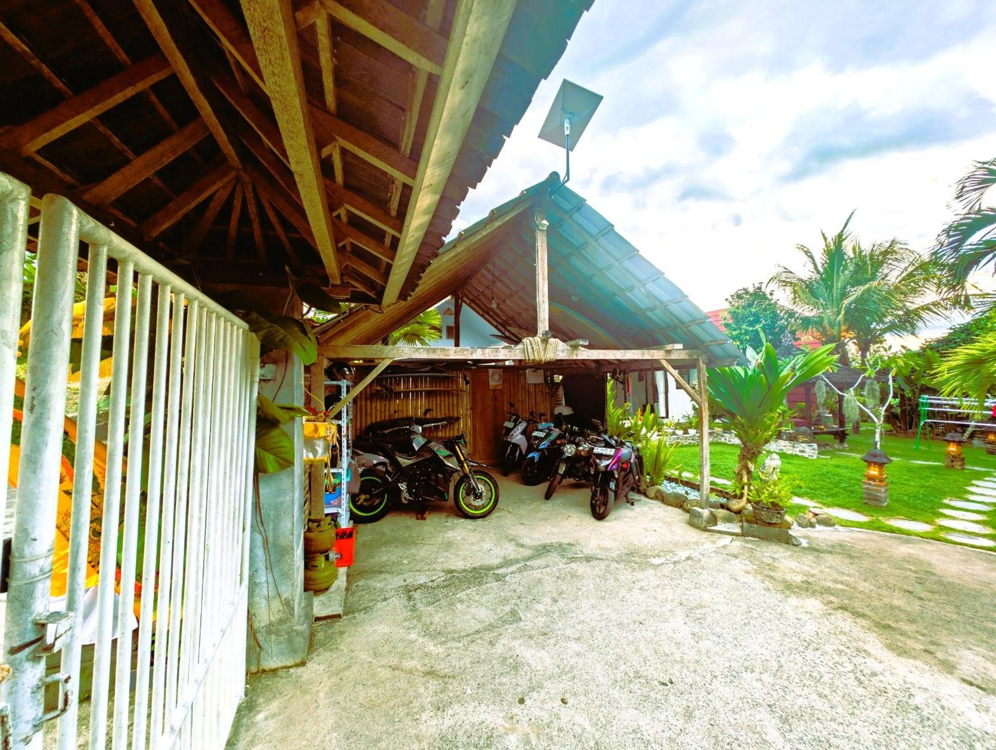Ayumar Homestay Medewi Pulukan Bagian luar foto