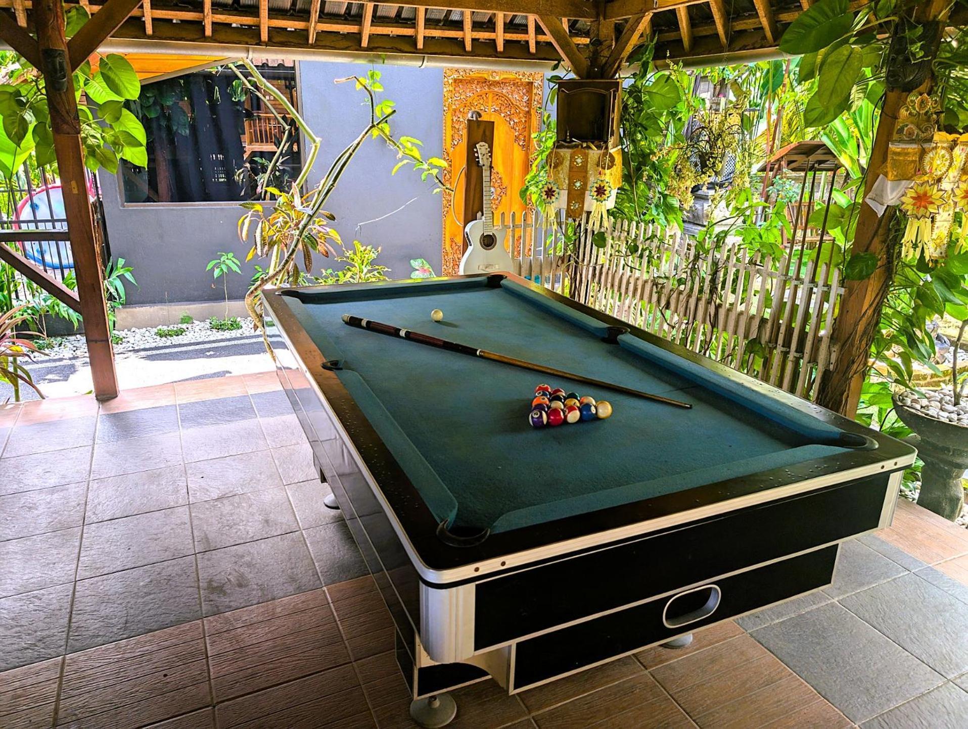 Ayumar Homestay Medewi Pulukan Bagian luar foto