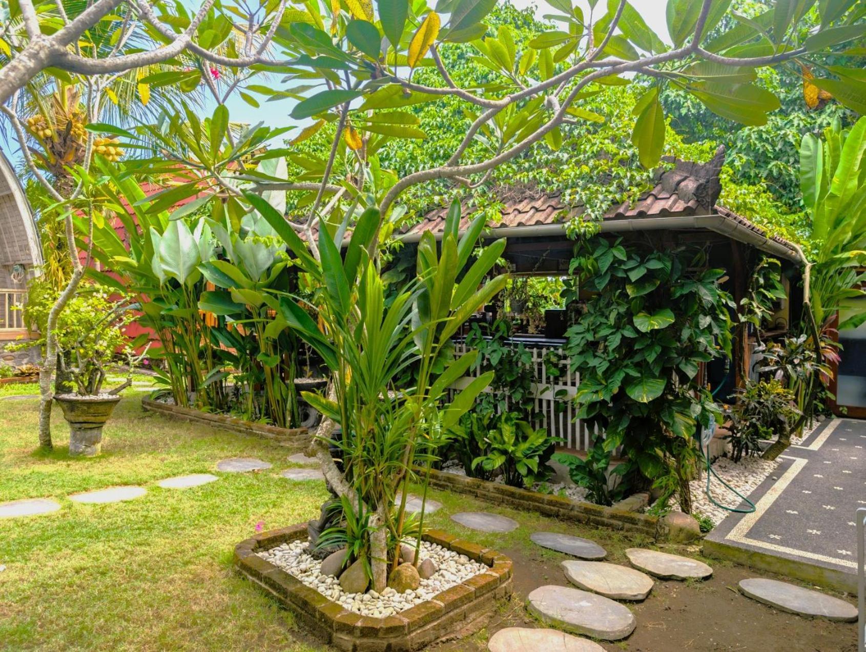 Ayumar Homestay Medewi Pulukan Bagian luar foto